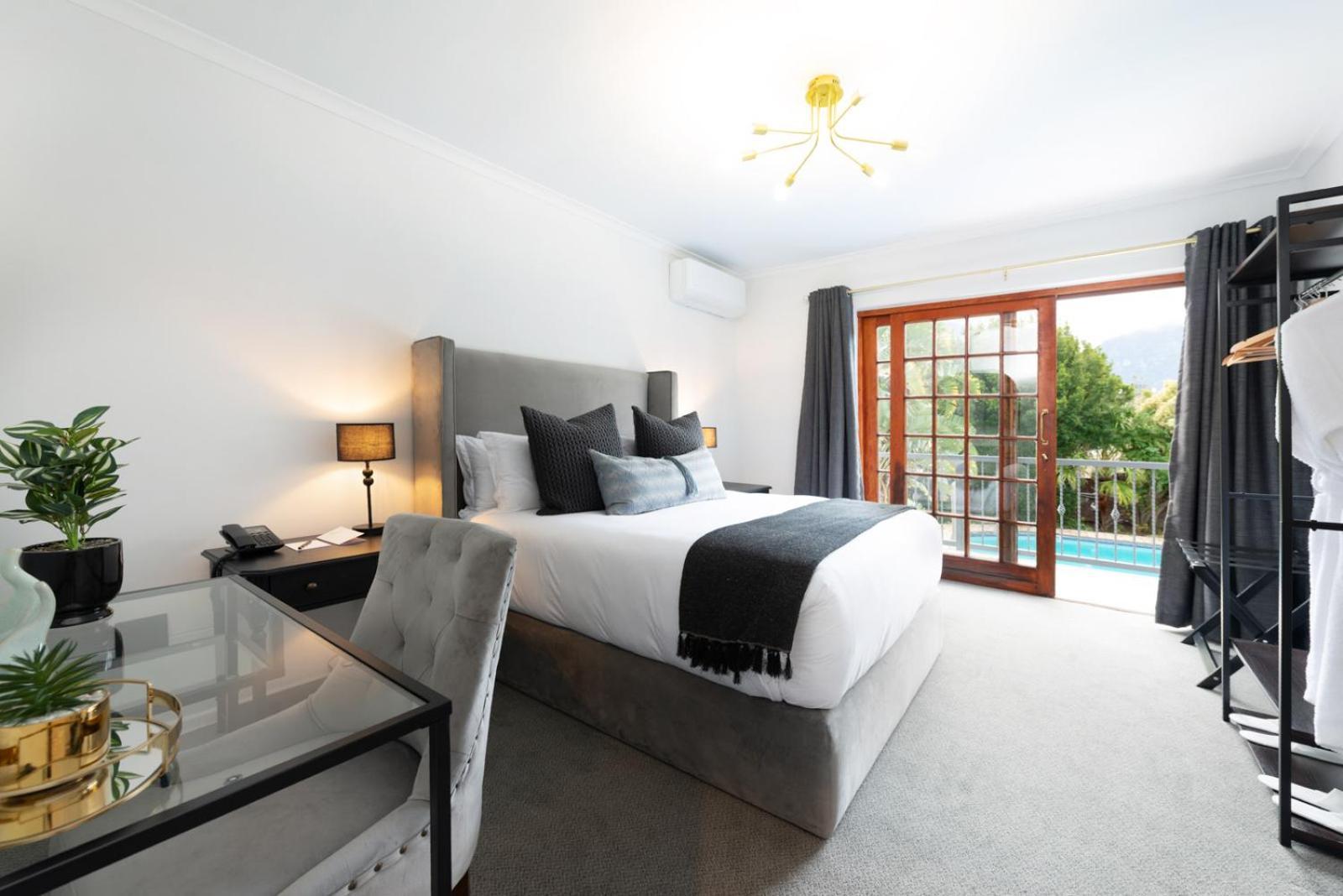 Palm House Boutique And Cape Town