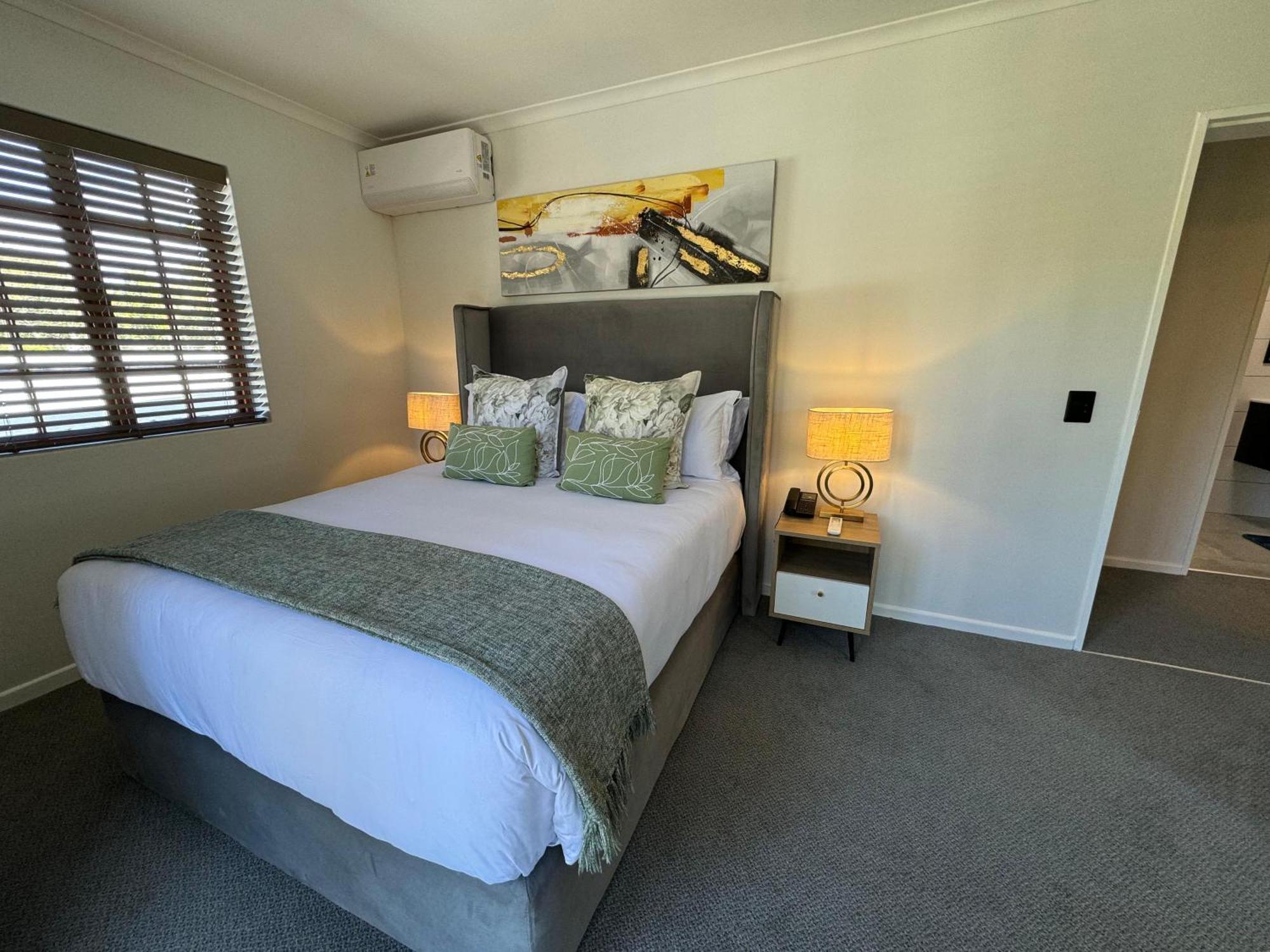 Palm House Boutique And Cape Town